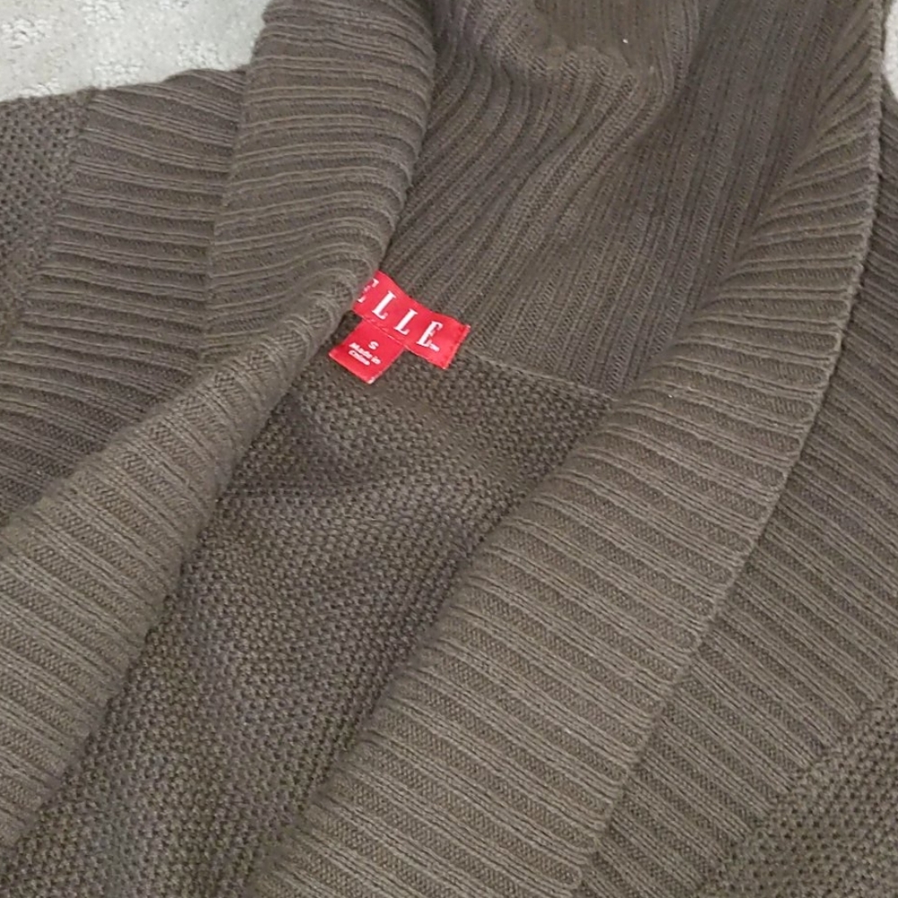 Cardigan - Picture 2 of 2